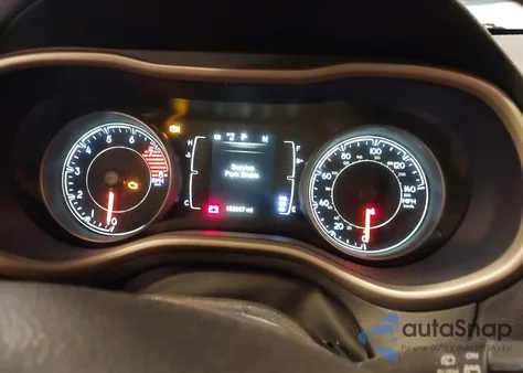 2016 Jeep Cherokee Latitude z USA, uszkodzony, nr VIN 1C4PJLCS3GW370053